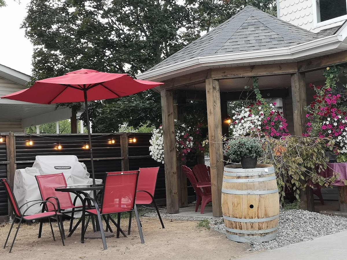 Keg & Kettle Grill